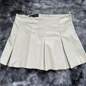 Zara Cream Leather Pleated Women's Skirt - Medium